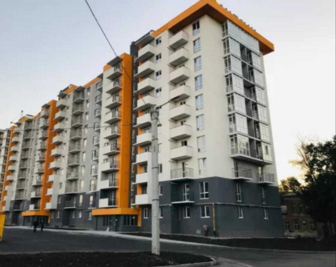 Апартаменты Дворец Спорта Новострой Маршал Charkiv Exteriör bild
